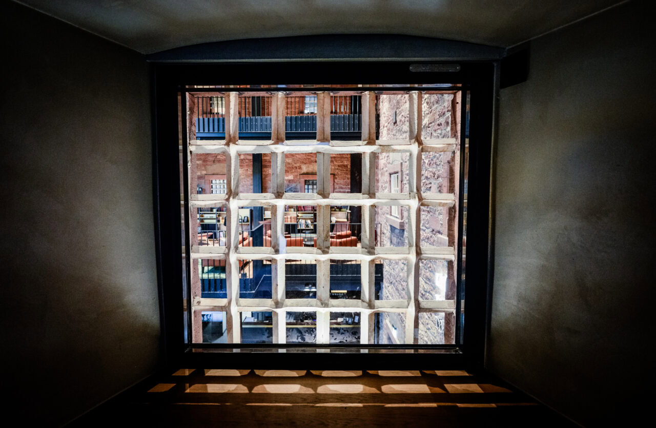 Gitter Lobby nachher - Hotel Liberty